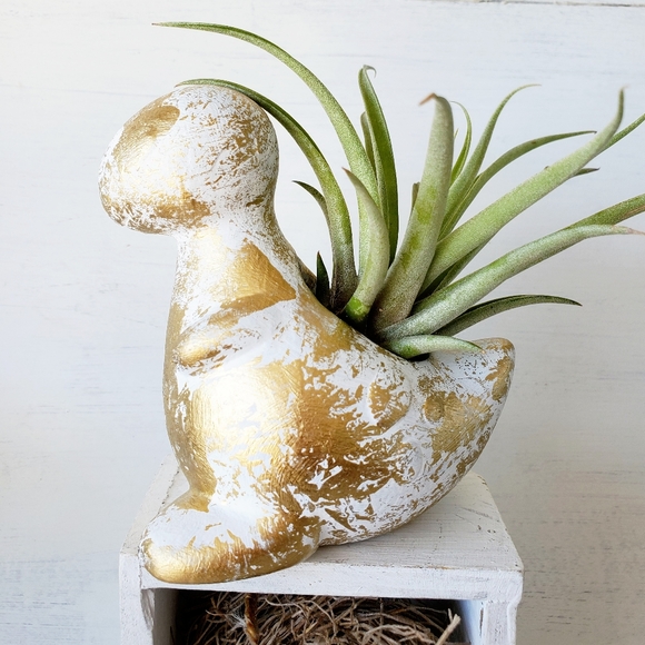 NEW RELEASE Gold Flake Ceramic Dinosaur Planter - Picture 1 of 7